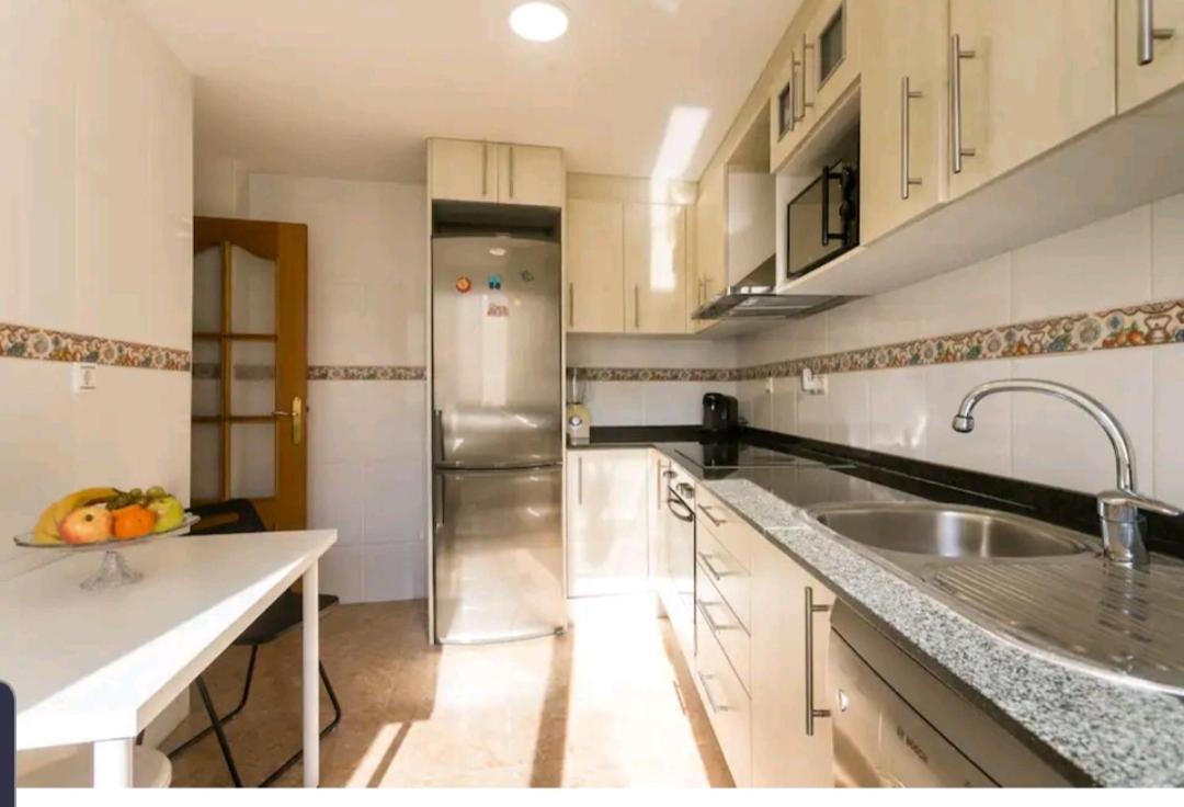 Apartamento Coqueto A Un Minuto De La Explanada Alicante Bagian luar foto